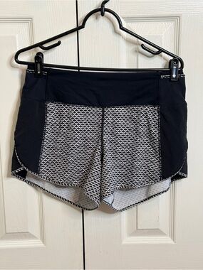 Lululemon Real Quick Perforated Short 3.5" Monochromic Black Size 8